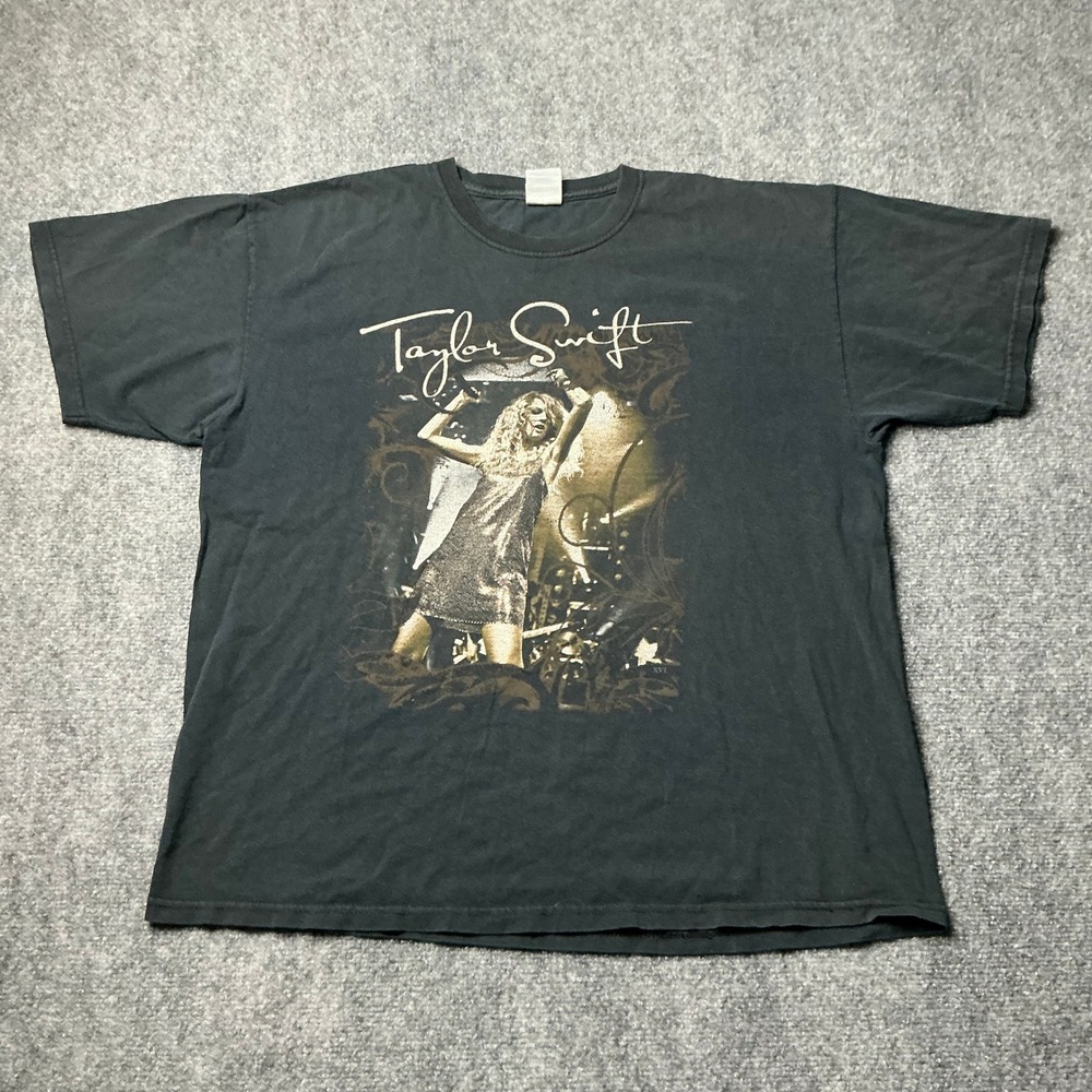 Taylor Swift Fearless World Tour Graphic T-Shirt Black XL Gildan Ultra Cotton